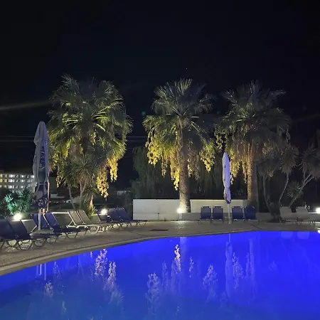 Belvedere Village 3*