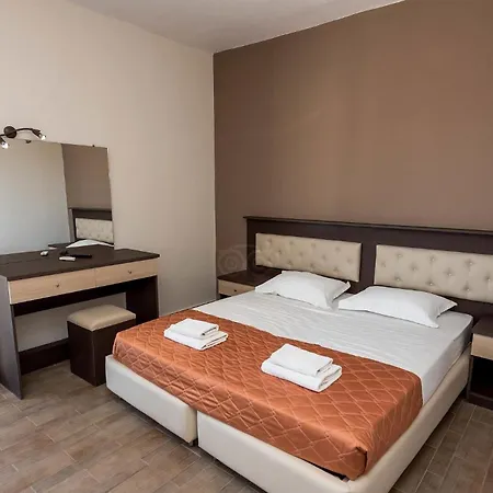 Belvedere Village Hotel