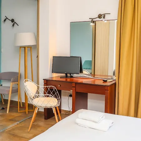 Belvedere Village 3*